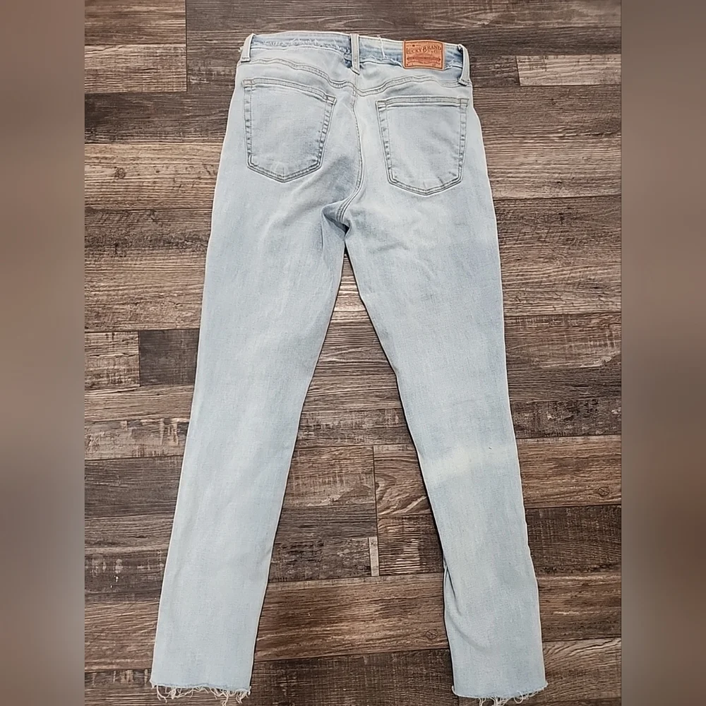 Lucky Brand Women's Faded Blue Skinny Jeans - Picture 8 of 9